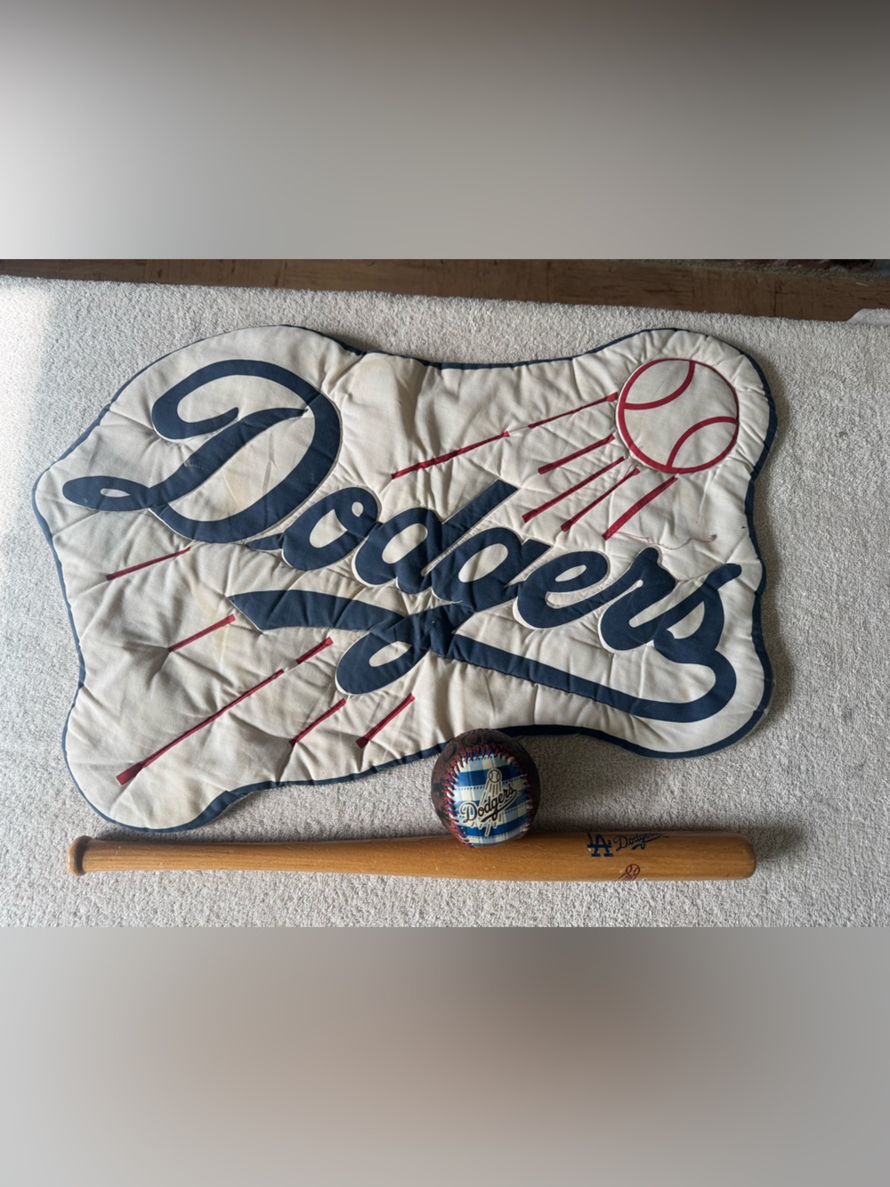 Vintage Los Angeles Dodgers Quilted Mat with Baseball Graphic